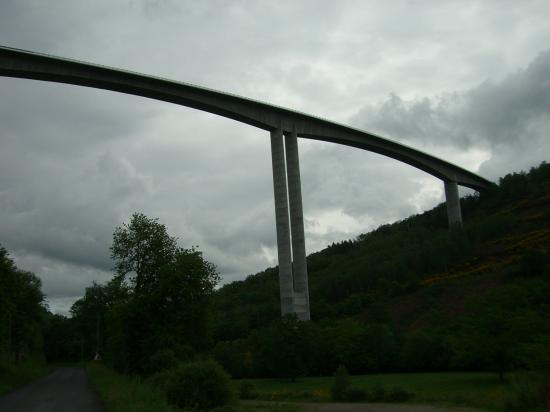 Le viaduc de l'autoroute A89