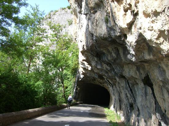 Mini tunnel dans la vallée du Lot