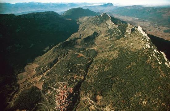 montee-chateau-Peyrepertuse.jpg